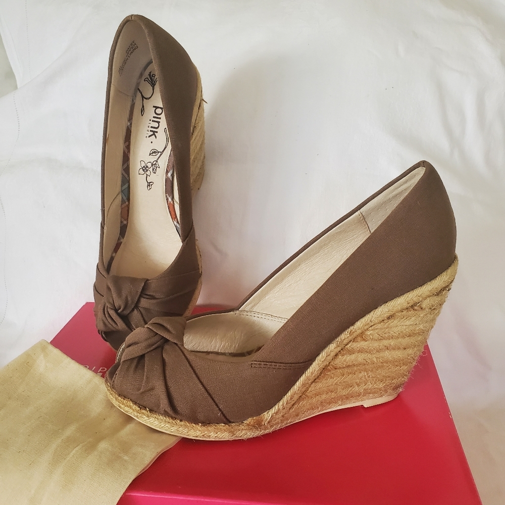 Pink Studio "Patsy" Wedge Peep Toe Heels - Sz 8